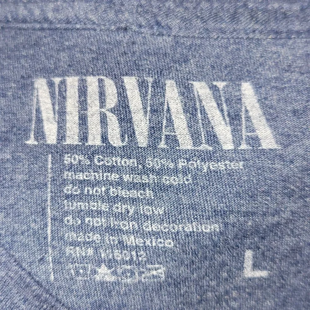 Women's Nirvana T-shirt Size Large - Picture 3 of 3